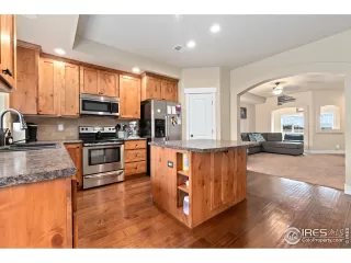 Photo #6: 906559 Listing