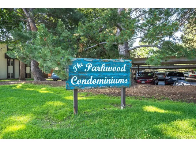 MLS: 9067533 Condo For Sale