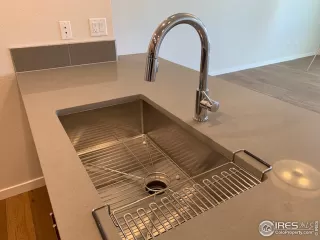 Photo #5: 906854 Listing