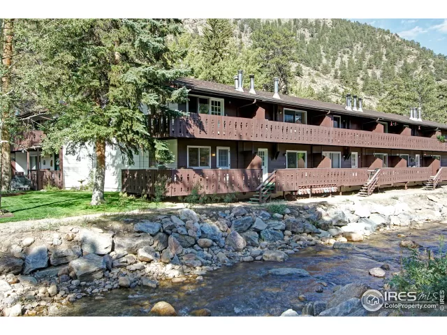 MLS: 906886 Condo For Sale