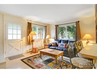 Photo #4: 906886 Listing