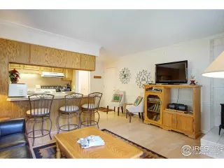 Photo #5: 906886 Listing