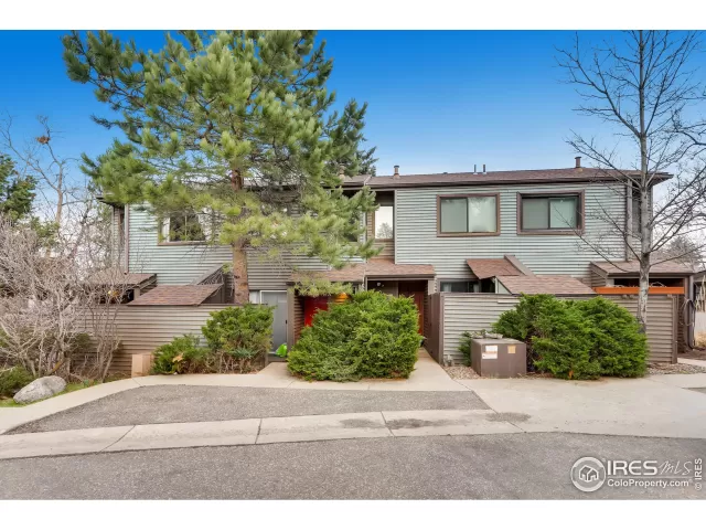 MLS: 907087 Condo For Sale