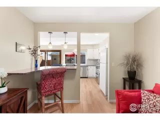 Photo #5: 907172 Listing