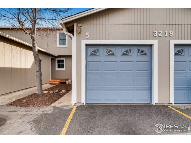 MLS: 907208 Condo For Sale