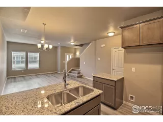 Photo #5: 907263 Listing