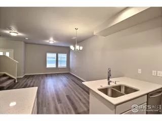 Photo #2: 907275 Listing