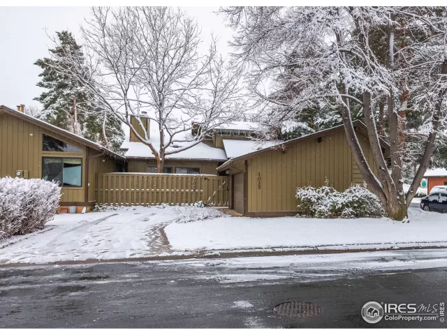 MLS: 907386 Condo For Sale