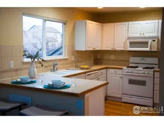 Photo #6: 907437 Listing