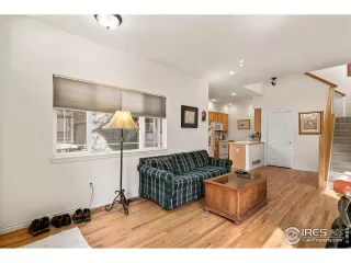 Photo #6: 907809 Listing