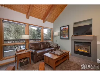 Photo #4: 907908 Listing