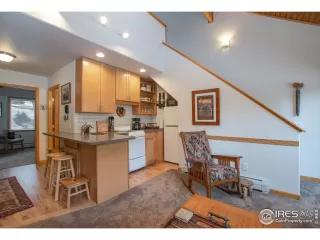 Photo #5: 907908 Listing