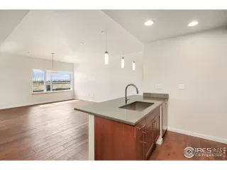 Photo #6: 907955 Listing