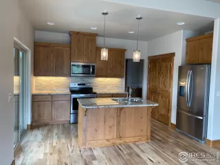 Photo #2: 907975 Listing