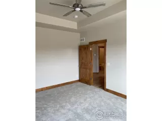 Photo #5: 907975 Listing