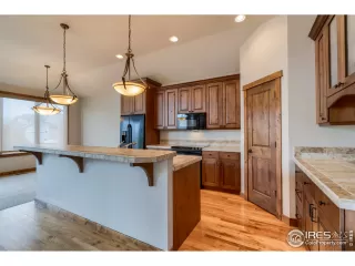 Photo #5: 908361 Listing