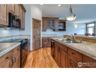 Photo #6: 908361 Listing