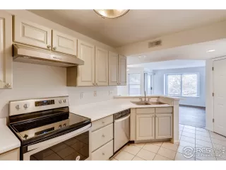 Photo #3: 908367 Listing