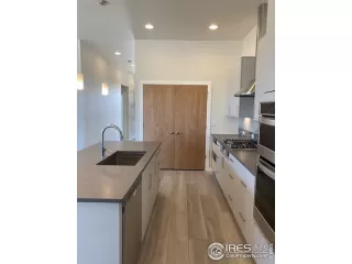 Photo #5: 908544 Listing