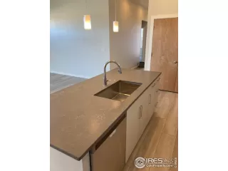 Photo #6: 908544 Listing