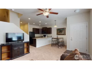 Photo #4: 908583 Listing 