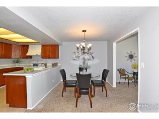 Photo #6: 908622 Listing