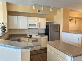 Photo #4: 9086819 Listing