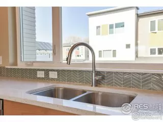Photo #5: 908774 Listing 