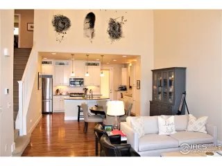 Photo #2: 908897 Listing