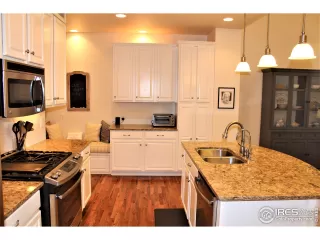 Photo #5: 908897 Listing