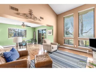 Photo #5: 908933 Listing