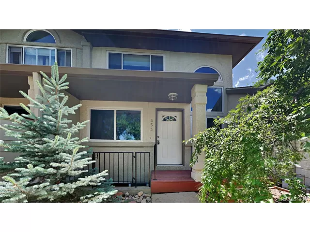 MLS: 9090694 Condo For Sale