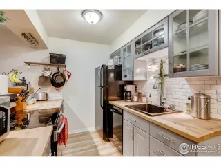 Photo #4: 909169 Listing