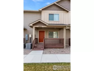 Photo #3: 909300 Listing