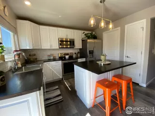 Photo #2: 909331 Listing