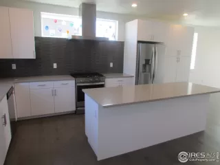 Photo #4: 909439 Listing