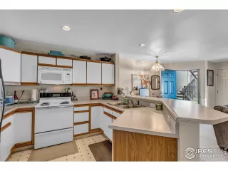 Photo #4: 909492 Listing