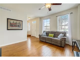 Photo #4: 9095110 Listing