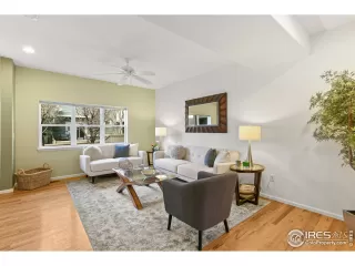 Photo #5: 909534 Listing