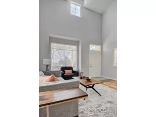 Photo #4: 909571 Listing