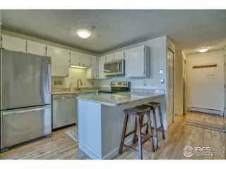 Photo #4: 909593 Listing