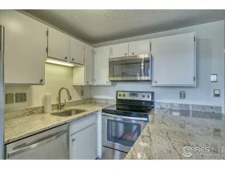 Photo #5: 909593 Listing