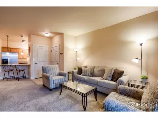 Photo #6: 909642 Listing