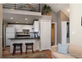 Photo #4: 909678 Listing