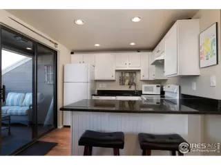 Photo #5: 909678 Listing