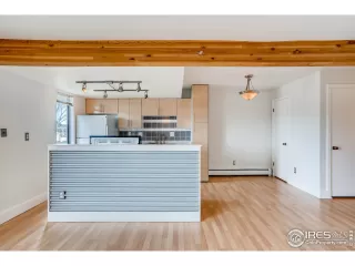 Photo #6: 909910 Listing