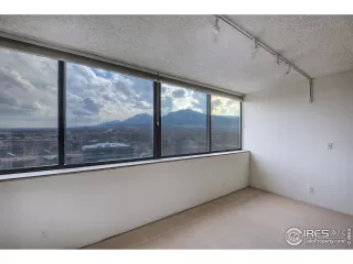 Photo #4: 909941 Listing