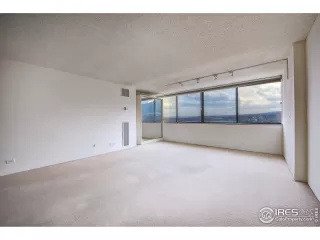 Photo #6: 909941 Listing