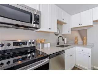 Photo #5: 9099593 Listing 