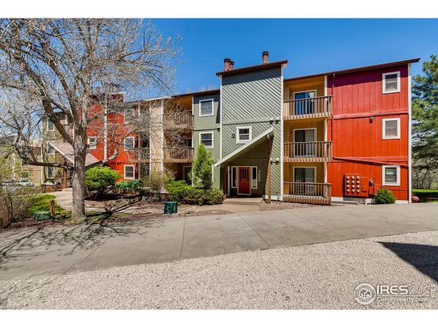 MLS: 909998 Condo For Sale